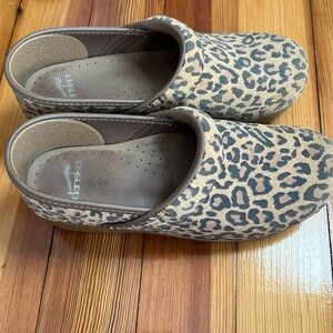 Dansko clogs size 39